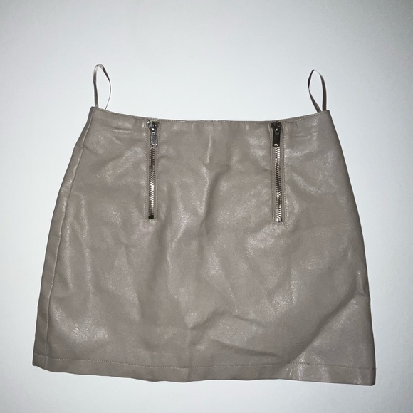 Mini Leather Skirt. Zipper. - Picture 4 of 5